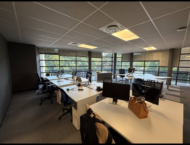 474M² OFFICE TO LET IN MELROSE ESTATE